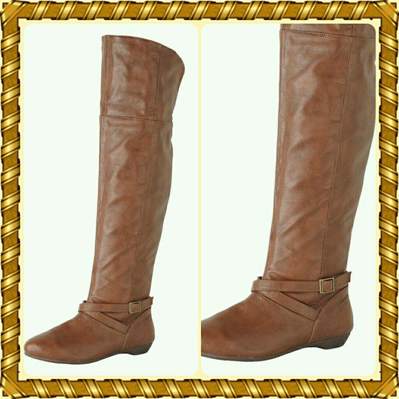 Boots - HOLD HOLD Taupe knee high W/buckle detail Sz6 NWT