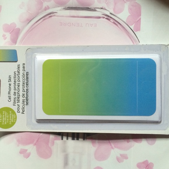 Iphone 4/4s skin - Picture 1 of 1
