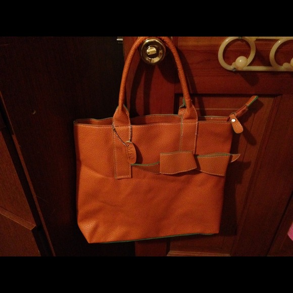 Orange, Mainstreet Collection