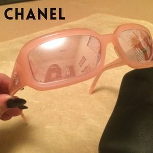 PRICE DROP!!! 💕Pink Chanel Sunglasses NWT💖