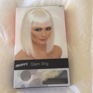 White short haired bob with bangs wig-