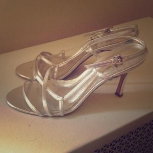 Aldo "Wadehampton" Strappy Silver Heels 8