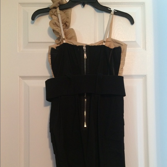 Sexy Fitted Dress with Belt - Picture 4 of 4