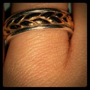 REDUCED!💖💟 James Avery Sterling Silver/Gold Band