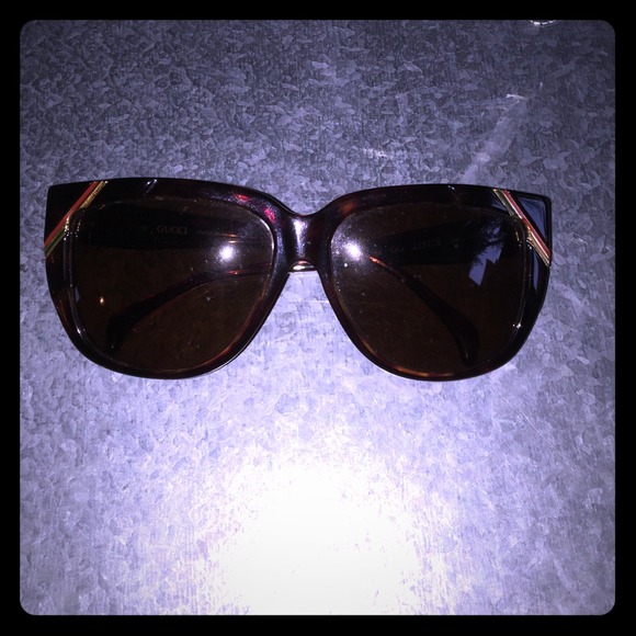 Gucci sunglass