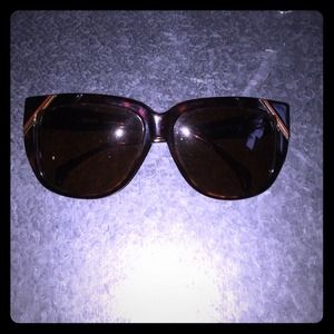 Gucci sunglass