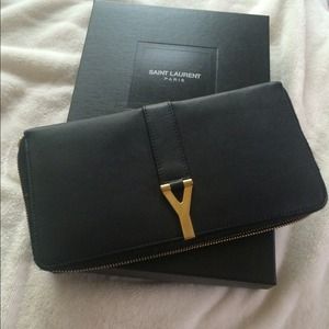 🎉sold！ 🎁🎁SaintLaurent Classic zip wallet