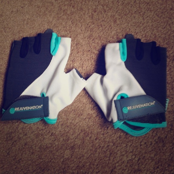 Rejuvenation workout gloves