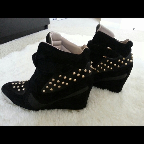 Zara Spiked Leather&Suede wedge sneakers.US.9/EU40
