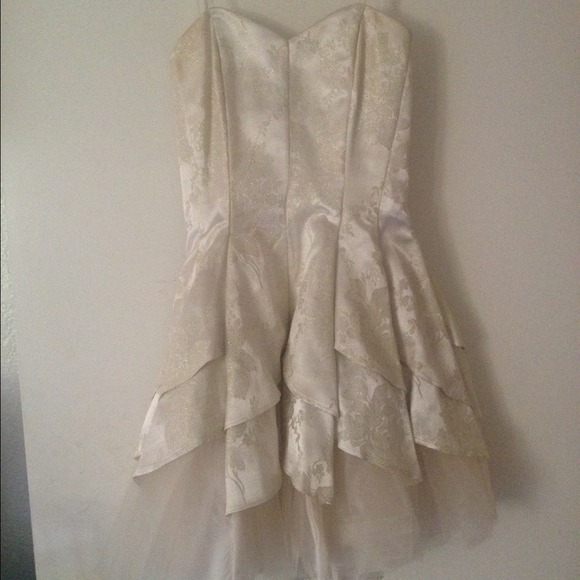 🌴SALE 🌴champagne homecoming dress