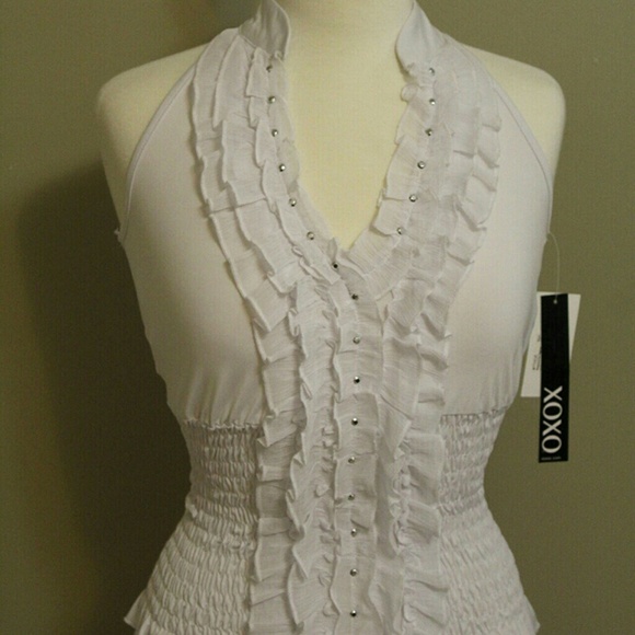 **SOLD IN BUNDLE**XOXO White ruffled shirt