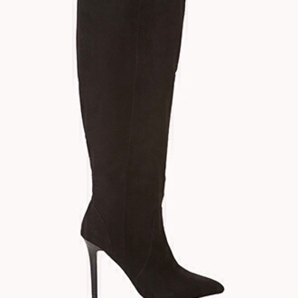 Black heel boots