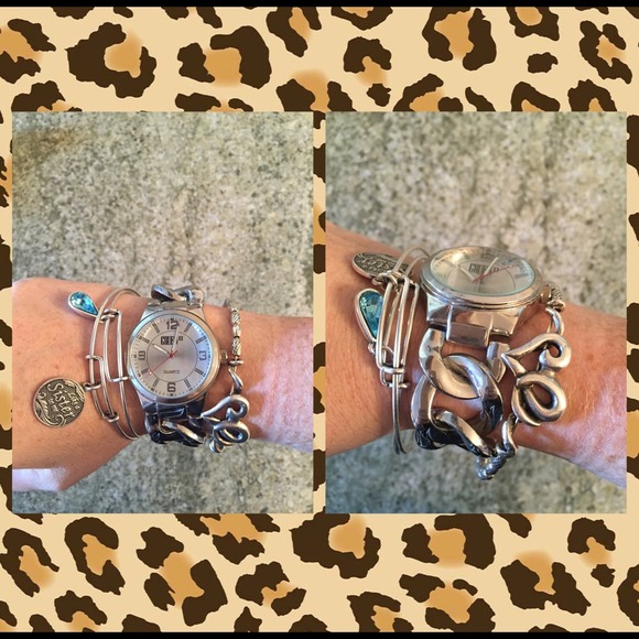 Thick chain link watch. Similar to Michael Kors. - Picture 2 of 3