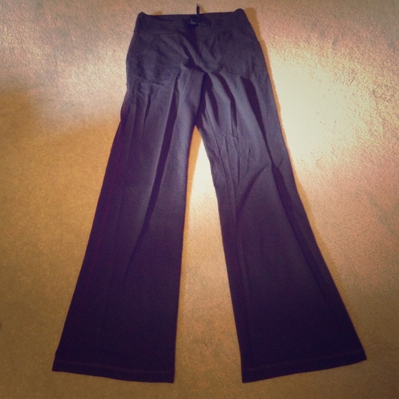 Grey lululemon yoga pants!