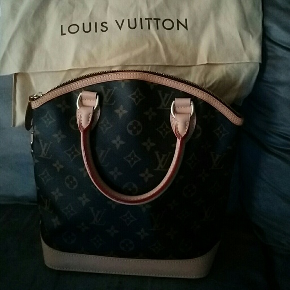 Louis Vuitton Monogram Canvass Top Handle Lockit.