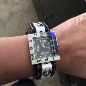 L.A.M.B. Watch (Gwen Stefani)