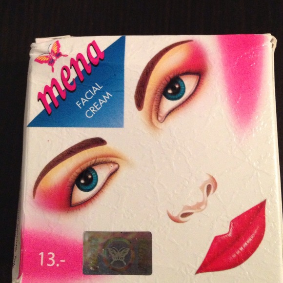 Facial cream,  with vitamin E