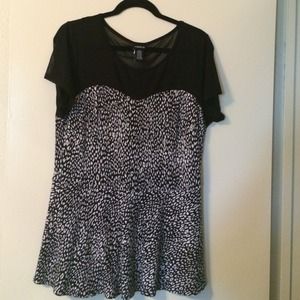 Torrid blouse sheer shoulders black