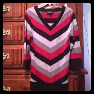 Striped quarter sleeve shirt