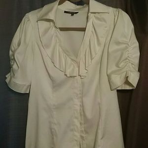 MY MICHELLE RUFFLED FRONT TOP.