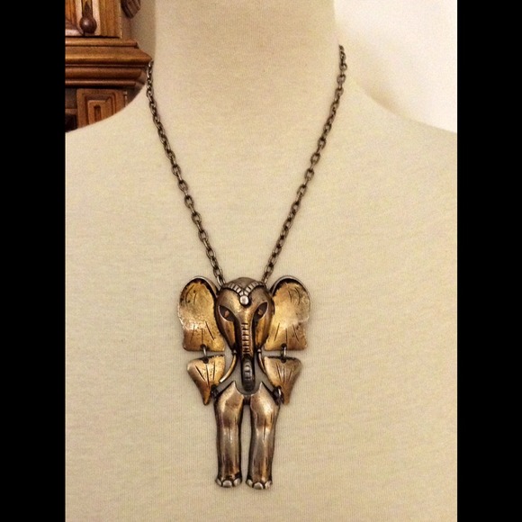 Stunning elephant necklace!