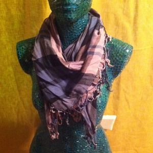 Plaid square scarf 😍