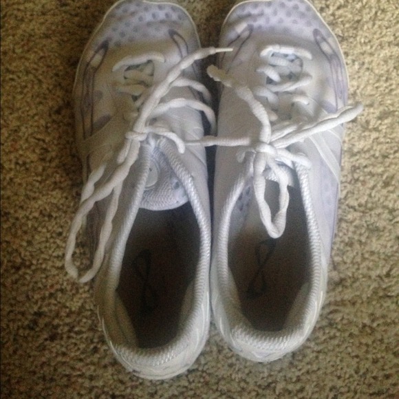Nfinity Vengeance cheerleading shoe