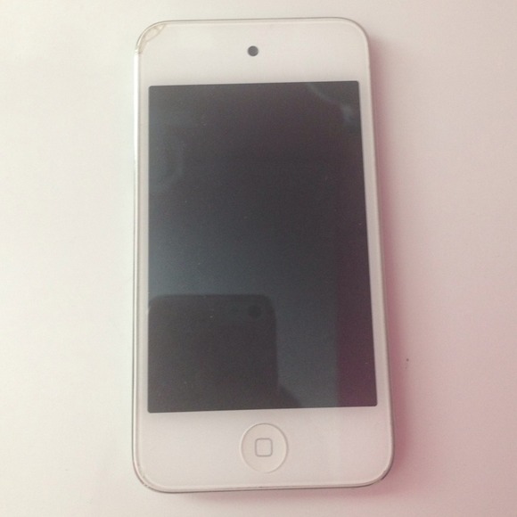 🔴ON HOLD @ivetelly83  🔴WHITE ITOUCH 4 8GB
