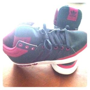 High top Adidas!