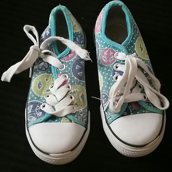 Kids sneakers
