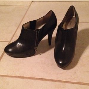 Apt 9 Zip Ankle High Heel Booties