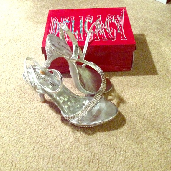 Prom shoes WORN ONCE. have original box.