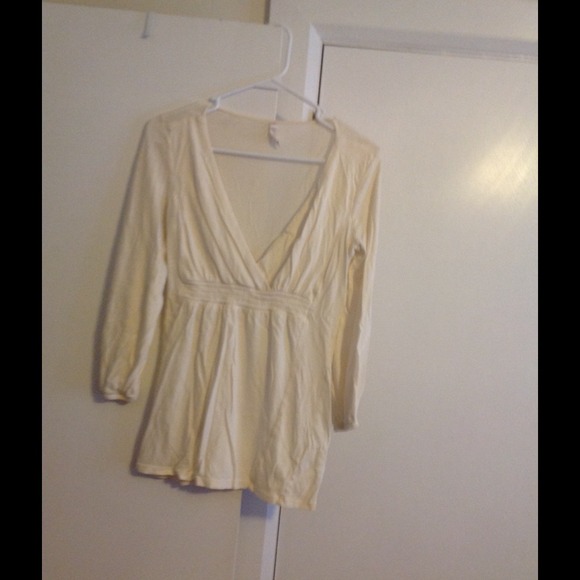 V neck top Offers welcome all must go