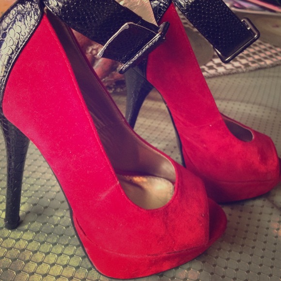 NWOT ankle strap red pumps!