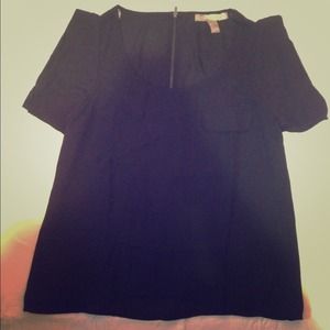 Black, squared shoulder top