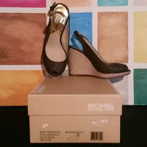 Michael Kors Shoes - Michael kors keegan sling back