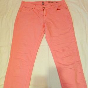 New York and company pink skinny ankle capris