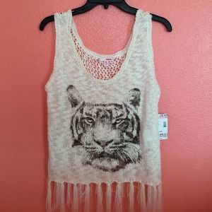 Knitted figure shirt