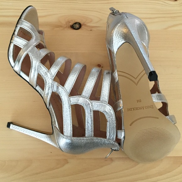 Enzo Silver Pumps ❤️HostPick❤️ - Picture 3 of 4
