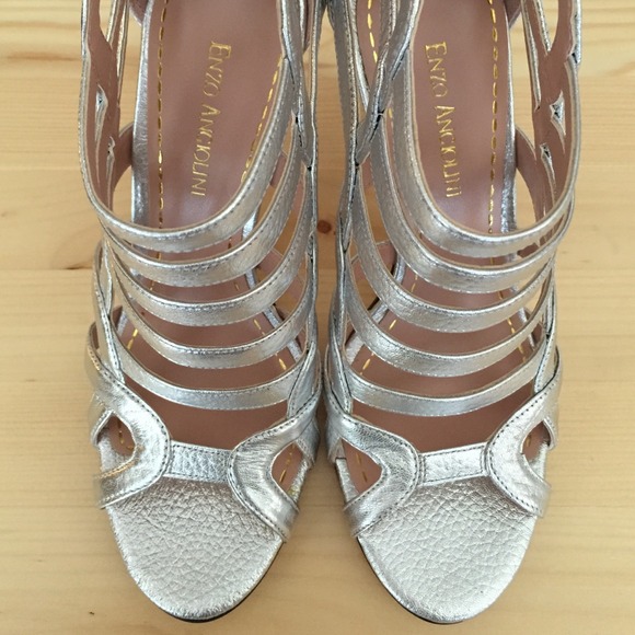 Enzo Silver Pumps ❤️HostPick❤️ - Picture 4 of 4