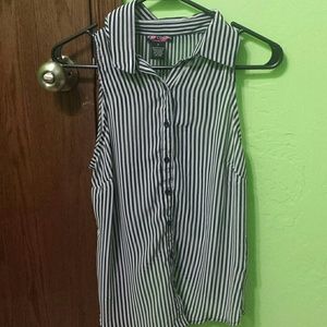 Cute striped tank top never worn!!