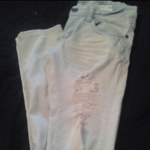 Cute denim light color jeans..!!