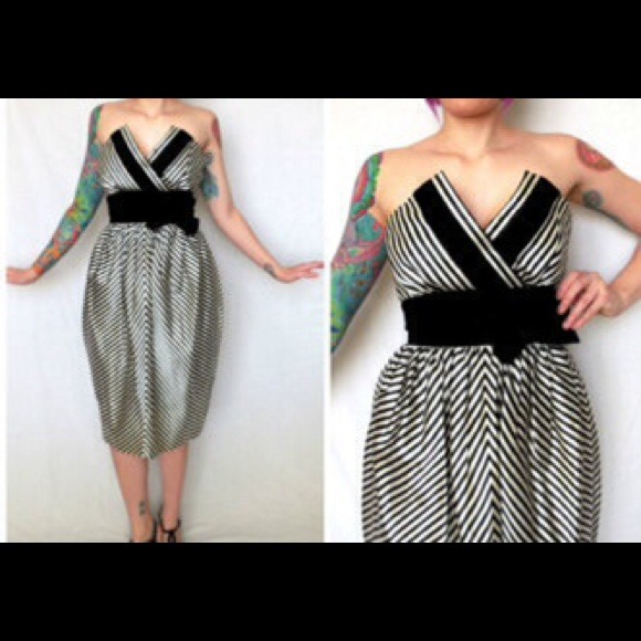 HostPick๐๐80s Victor Costa CandyStripe dress๐๐ - Picture 3 of 3