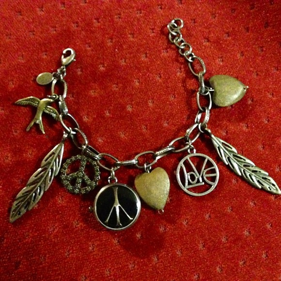 Adorable Decree watch 🚫sold on another site🚫 - Picture 3 of 4