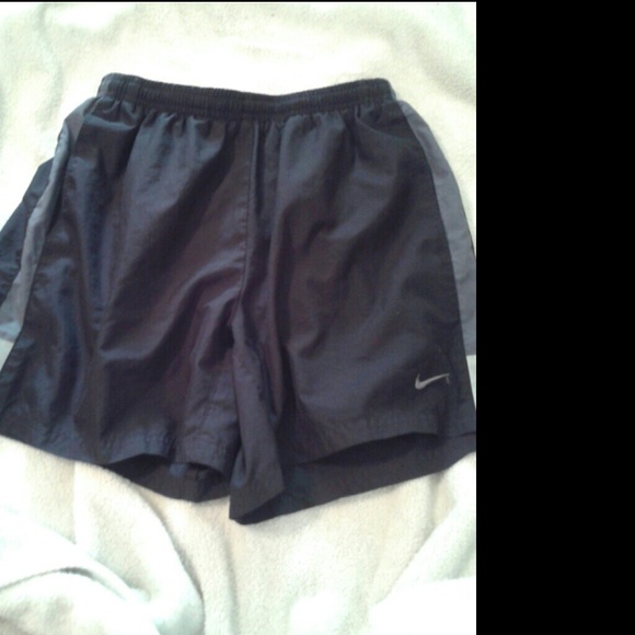 Work out nike shorts - Picture 1 of 3