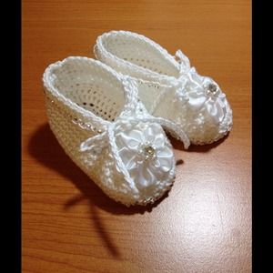 Beautiful beaded lil girls crochet slippers.