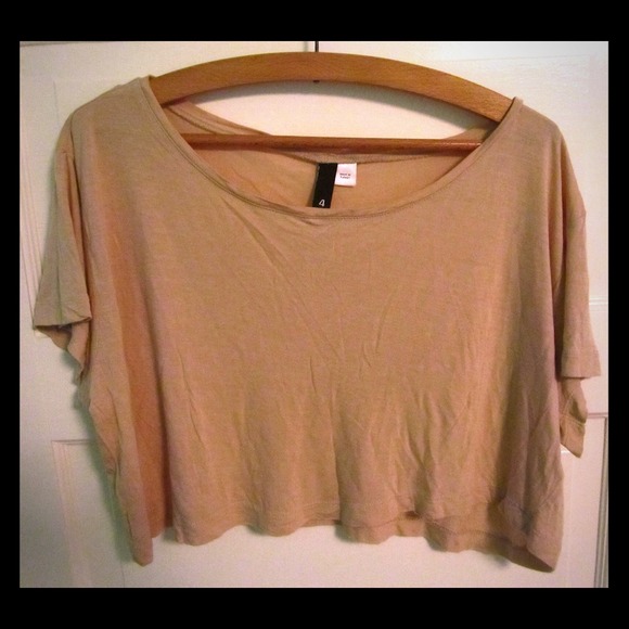 Beige crop top from H&M