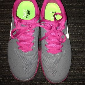 🚫Sold on Ebay🚫Gray pink Nikes