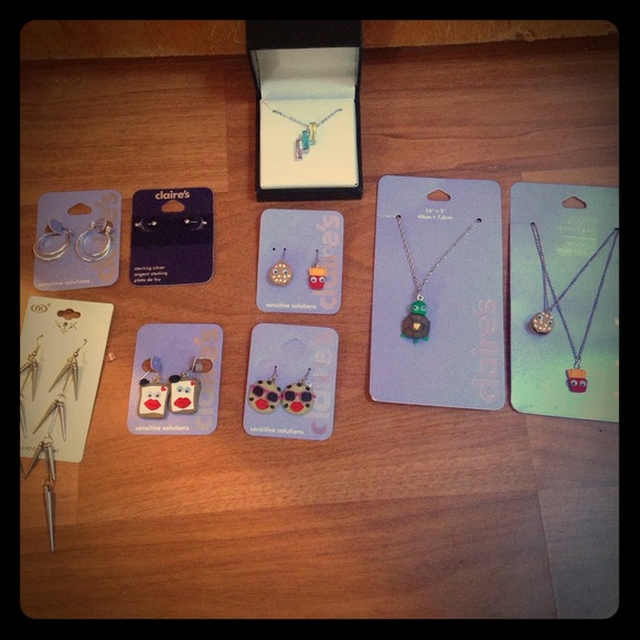 Jewelry bundle! 🌸 - Picture 1 of 4