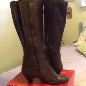Aerosoles brown leather boots